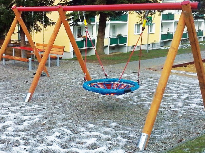 Korbschaukel, Fichte/Kiefer und Anbauschaukel mit Stahlquerbalken