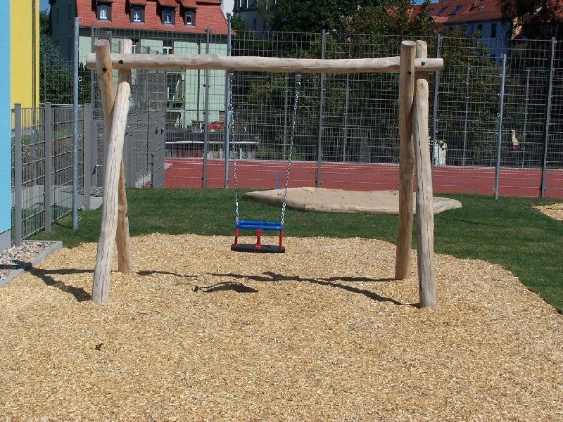 Kleinkindschaukel, Robinie