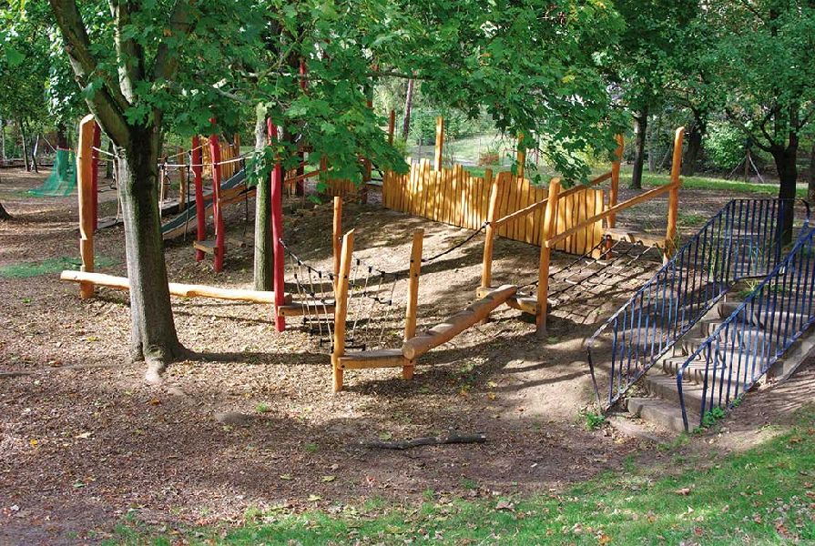 Balancieranlage Coswig, Robinie