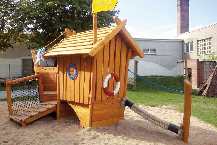 Spielanlage Spielschiff, Robinie